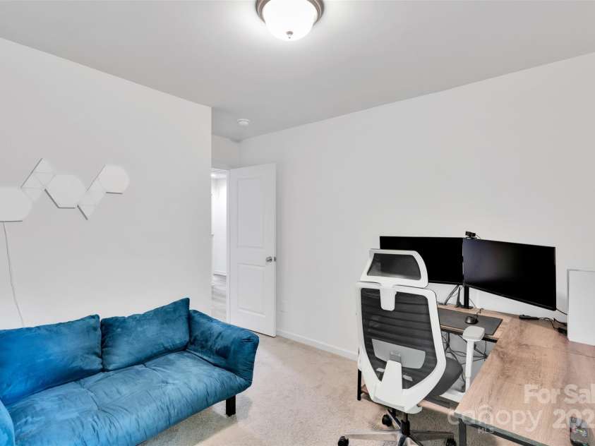 846 Northwood Drive, Charlotte, NC 28216.  MLS# CAR4278440, YatesRealty ID 31305. 