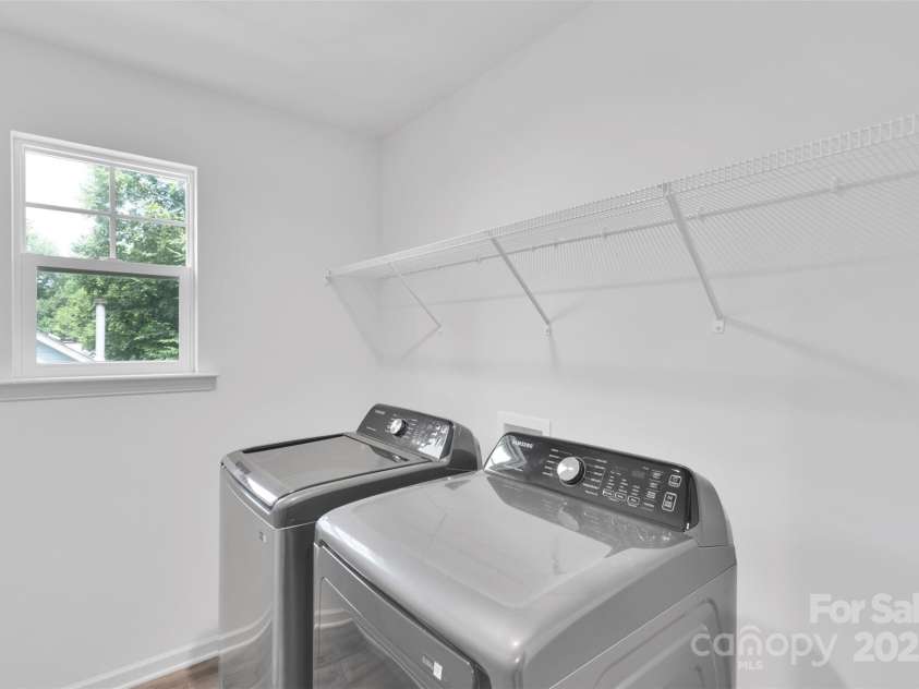 846 Northwood Drive, Charlotte, NC 28216.  MLS# CAR4278440, YatesRealty ID 31305. 