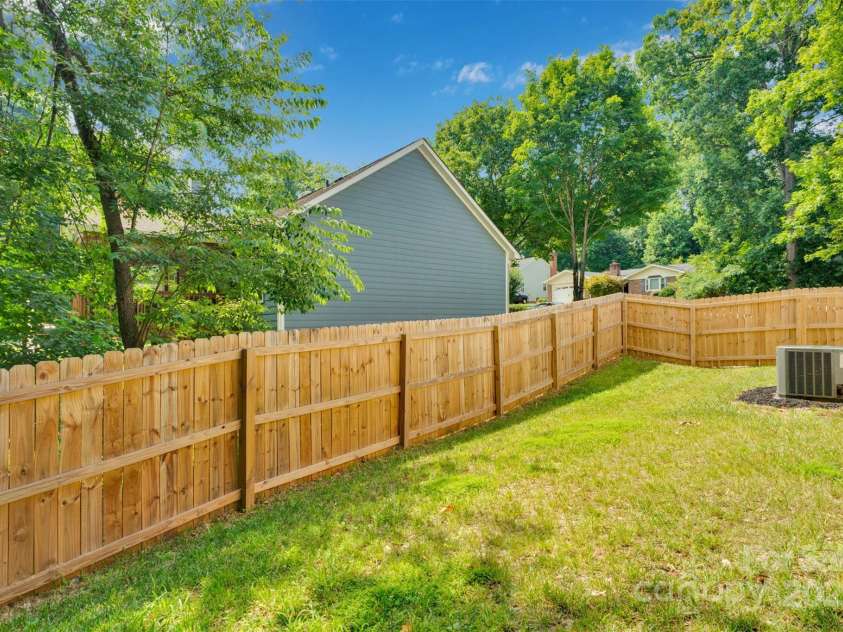 846 Northwood Drive, Charlotte, NC 28216.  MLS# CAR4278440, YatesRealty ID 31305. Backyard