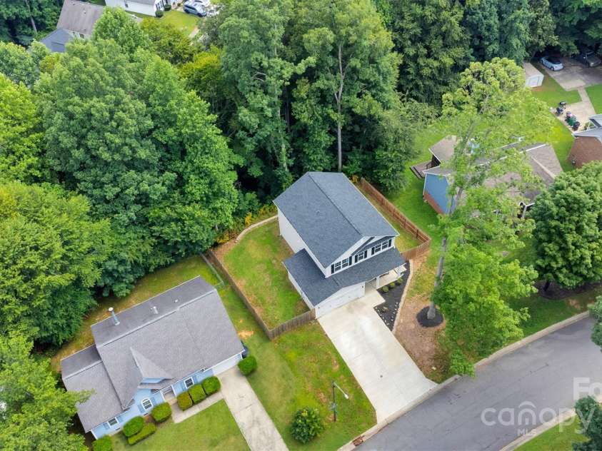 846 Northwood Drive, Charlotte, NC 28216.  MLS# CAR4278440, YatesRealty ID 31305. Overview