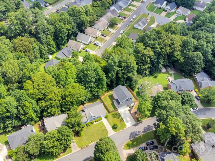 846 Northwood Drive, Charlotte, NC 28216.  MLS# CAR4278440, YatesRealty ID 31305. Overview