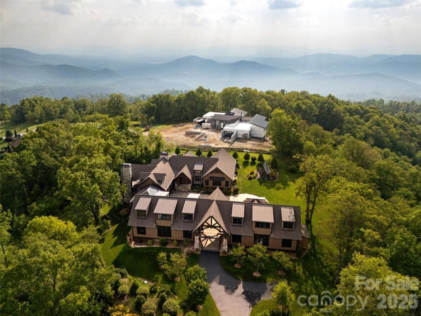 93 Snow Ridge Drive, Hendersonville, NC 28792.  MLS# CAR4389841, YatesRealty ID 31306. 