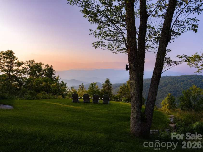 93 Snow Ridge Drive, Hendersonville, NC 28792.  MLS# CAR4389841, YatesRealty ID 31306. 