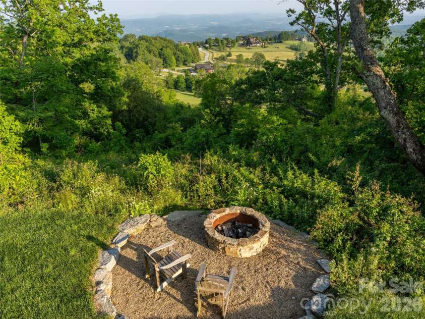 93 Snow Ridge Drive, Hendersonville, NC 28792.  MLS# CAR4389841, YatesRealty ID 31306. 