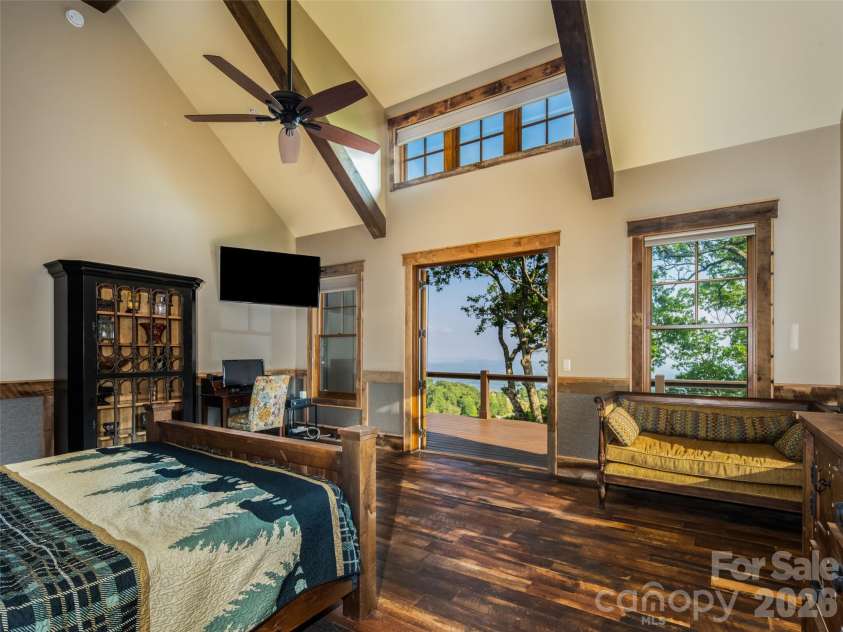 93 Snow Ridge Drive, Hendersonville, NC 28792.  MLS# CAR4389841, YatesRealty ID 31306. 