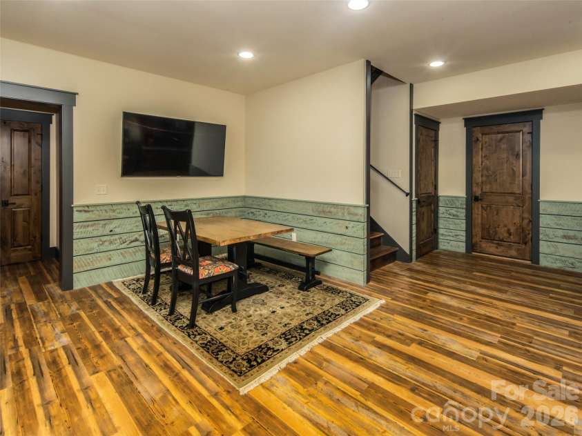 93 Snow Ridge Drive, Hendersonville, NC 28792.  MLS# CAR4389841, YatesRealty ID 31306. 