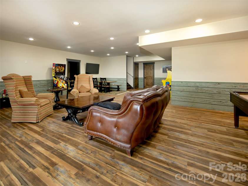 93 Snow Ridge Drive, Hendersonville, NC 28792.  MLS# CAR4389841, YatesRealty ID 31306. 