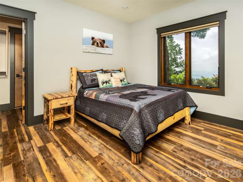 93 Snow Ridge Drive, Hendersonville, NC 28792.  MLS# CAR4389841, YatesRealty ID 31306. 