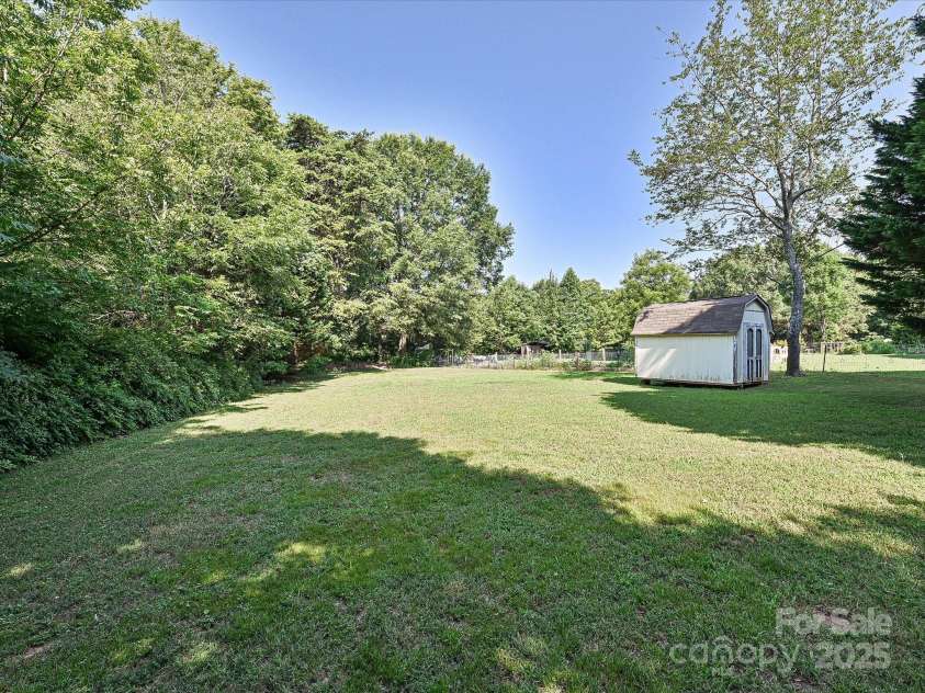 1410 Shearers Road, Mooresville, NC 28115.  MLS# CAR4281726, YatesRealty ID 31307. .94 Acre Lot