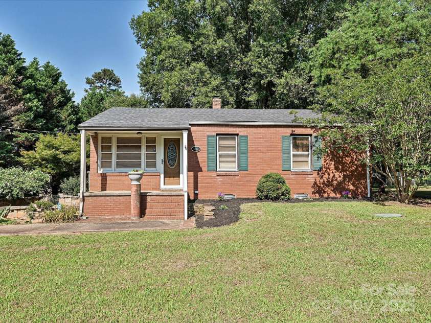 1410 Shearers Road, Mooresville, NC 28115.  MLS# CAR4281726, YatesRealty ID 31307. Welcome Home!