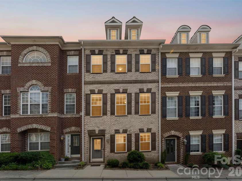 1960 winpole Lane, Charlotte, NC 28273.  MLS# CAR4393450, YatesRealty ID 31307. 