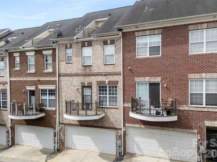 1960 winpole Lane, Charlotte, NC 28273.  MLS# CAR4393450, YatesRealty ID 31307. 