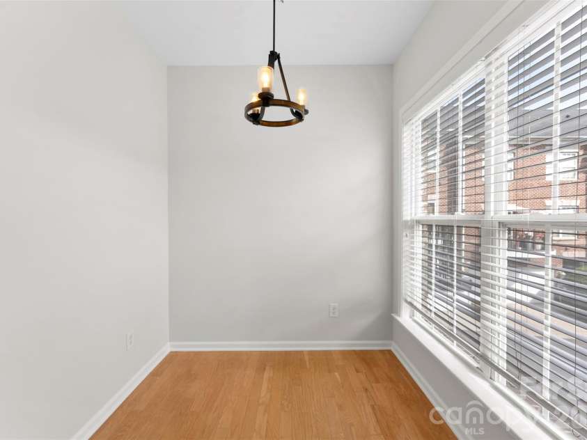 1960 winpole Lane, Charlotte, NC 28273.  MLS# CAR4393450, YatesRealty ID 31307. Breakfast Nook