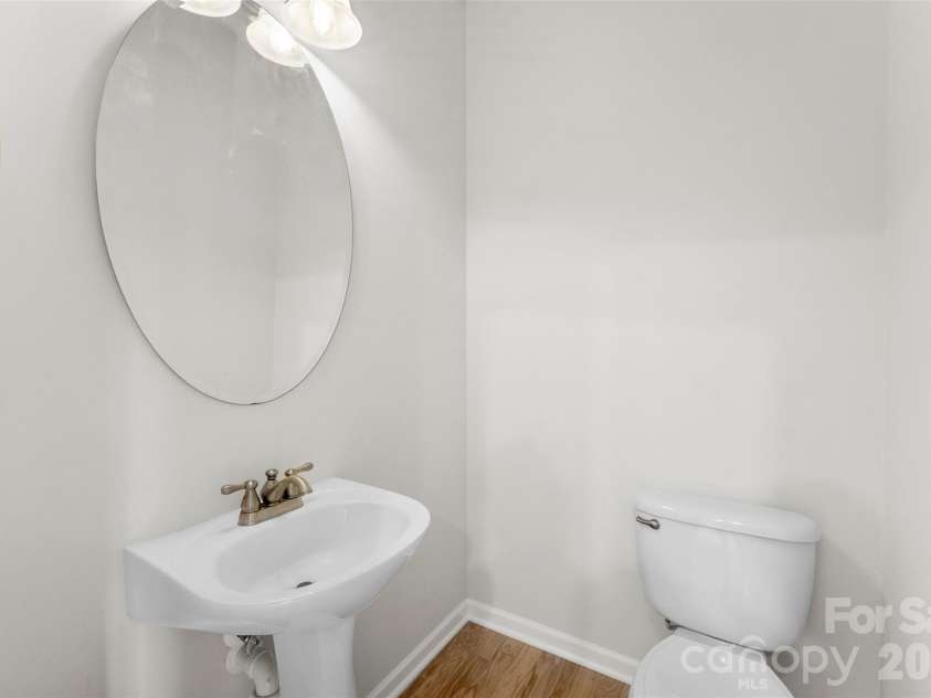 1960 winpole Lane, Charlotte, NC 28273.  MLS# CAR4393450, YatesRealty ID 31307. Half Bath
