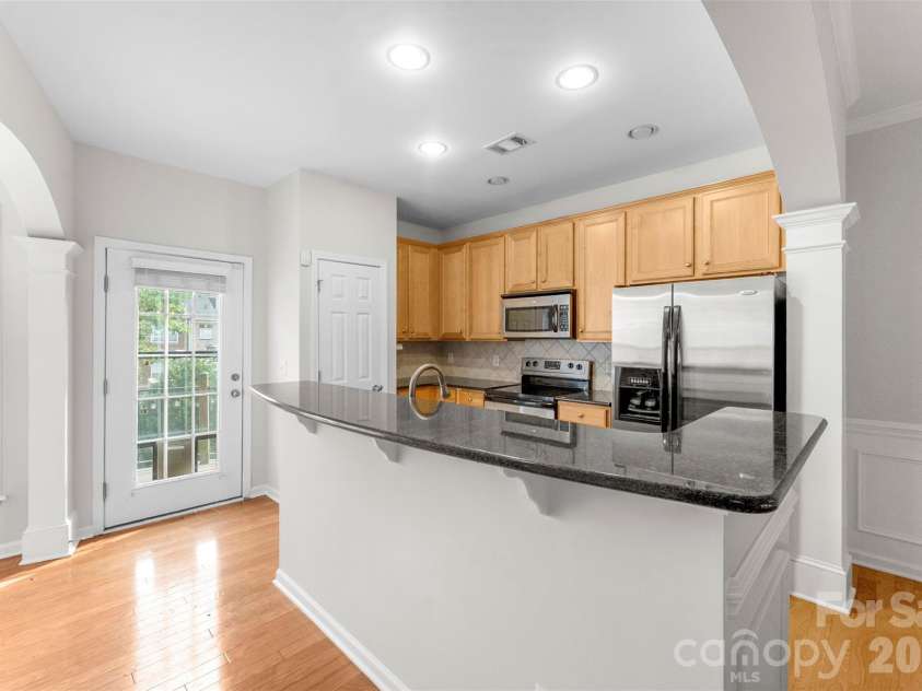 1960 winpole Lane, Charlotte, NC 28273.  MLS# CAR4393450, YatesRealty ID 31307. Kitchen