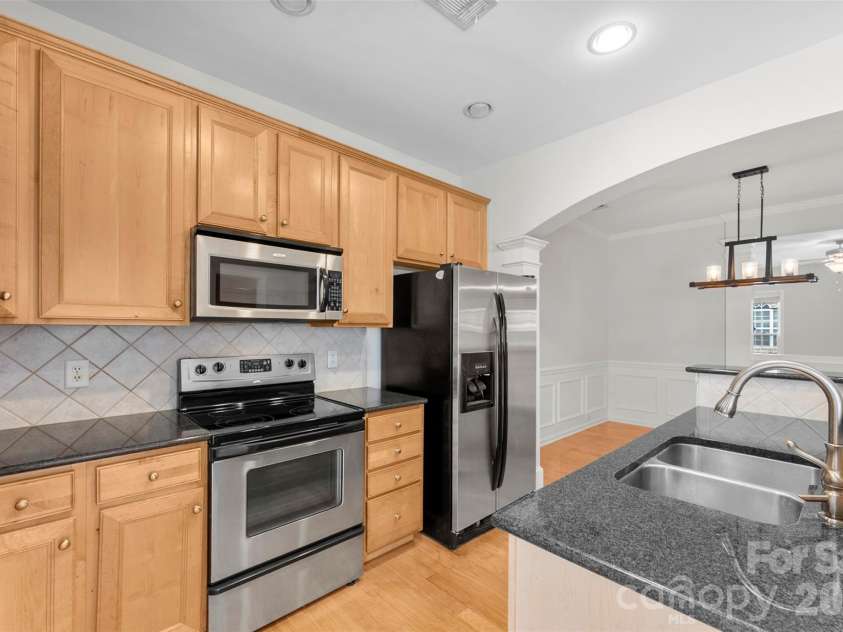 1960 winpole Lane, Charlotte, NC 28273.  MLS# CAR4393450, YatesRealty ID 31307. Kitchen