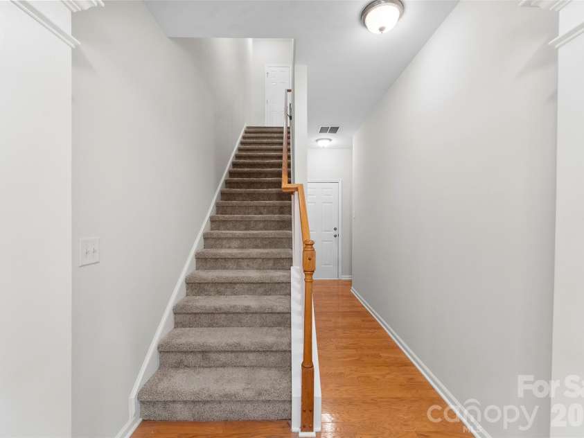 1960 winpole Lane, Charlotte, NC 28273.  MLS# CAR4393450, YatesRealty ID 31307. Lower Floor