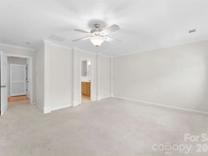 1960 winpole Lane, Charlotte, NC 28273.  MLS# CAR4393450, YatesRealty ID 31307. Primary