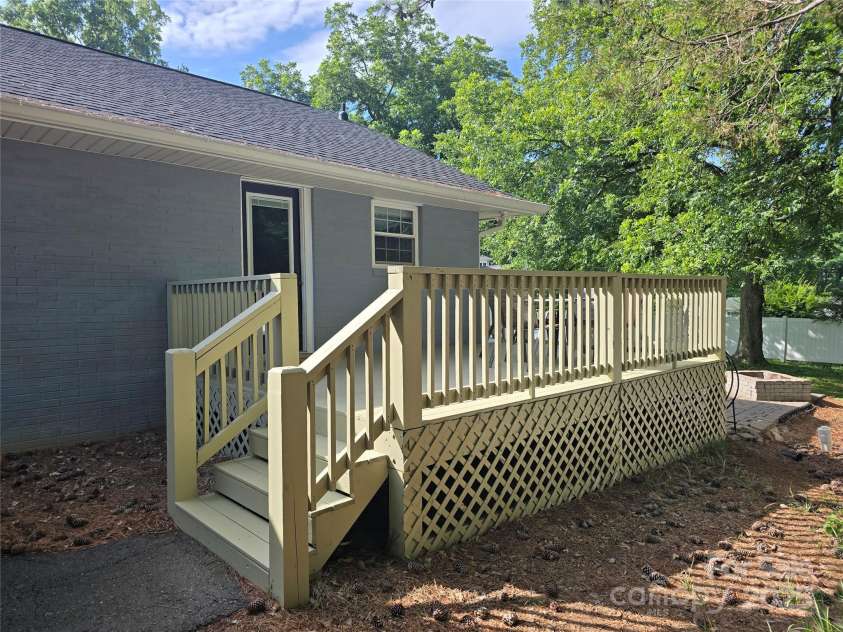 403 Stevens Street, China Grove, NC 28023.  MLS# CAR4281584, YatesRealty ID 31308. Side deck
