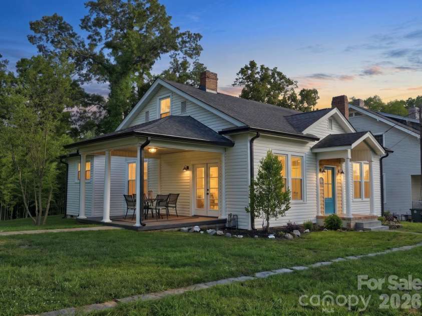 152 West End Street, Chester, SC 29706.  MLS# CAR4391260, YatesRealty ID 31309. 