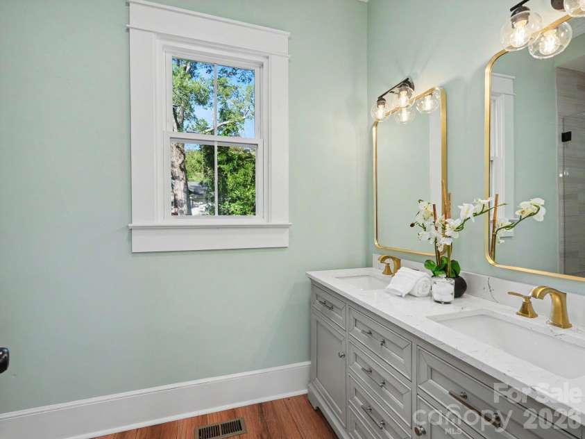 152 West End Street, Chester, SC 29706.  MLS# CAR4391260, YatesRealty ID 31309. 