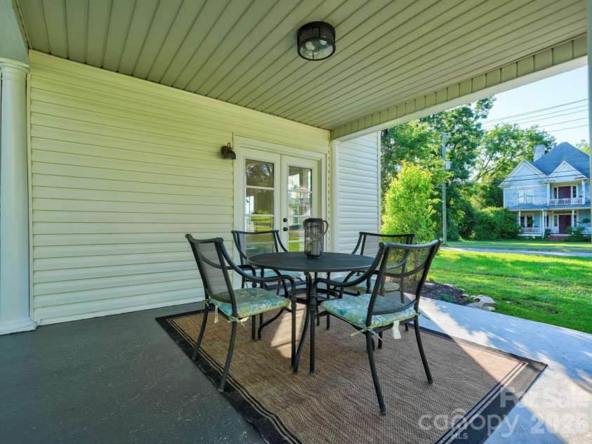 152 West End Street, Chester, SC 29706.  MLS# CAR4391260, YatesRealty ID 31309. 