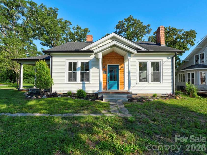 152 West End Street, Chester, SC 29706.  MLS# CAR4391260, YatesRealty ID 31309. 