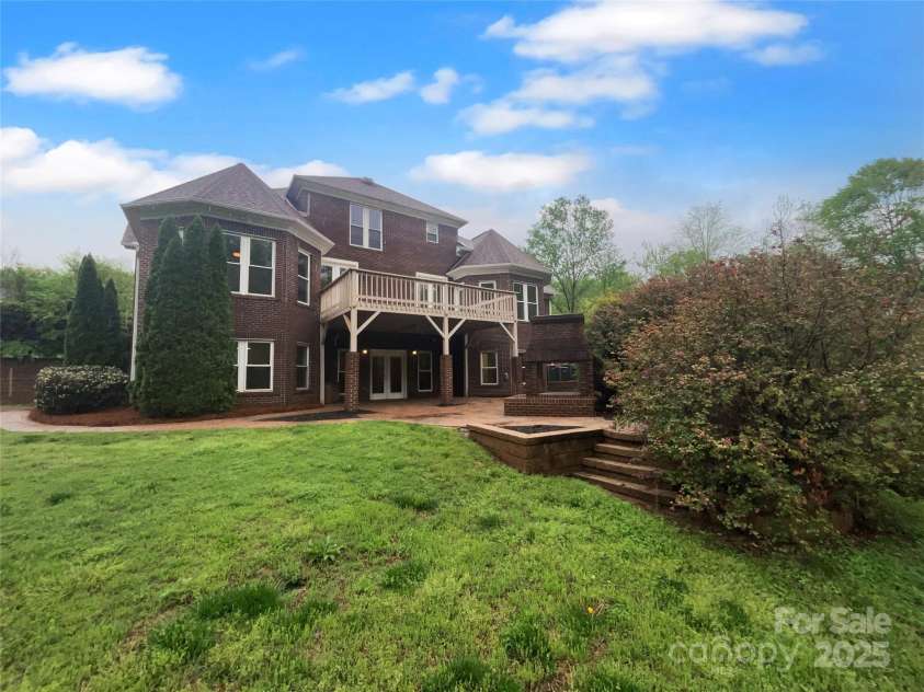 6204 River Birch Drive, Gastonia, NC 28056.  MLS# CAR4244711, YatesRealty ID 31309. 