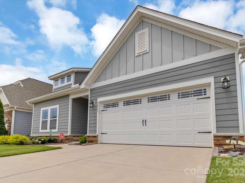 2026 Bonds Lane, Fort Mill, SC 29715.  MLS# CAR4278563, YatesRealty ID 31310. 