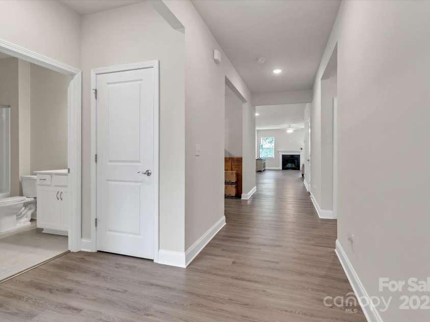 2026 Bonds Lane, Fort Mill, SC 29715.  MLS# CAR4278563, YatesRealty ID 31310. Foyer View