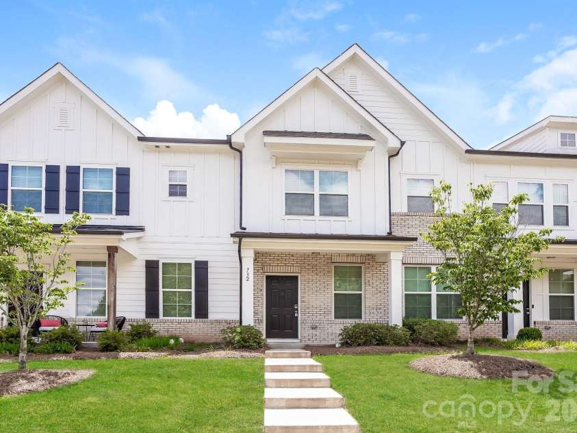 732 Herlong Avenue, Rock Hill, SC 29732.  MLS# CAR4392729, YatesRealty ID 31310. 