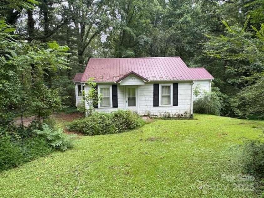 3203 Sheely Road, Lenoir, NC 28645.  MLS# CAR4289250, YatesRealty ID 31311. 