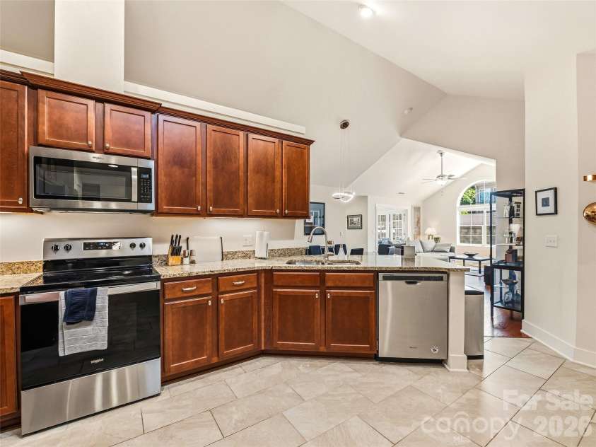 39 Braeburn Way, Flat Rock, NC 28731.  MLS# CAR4390391, YatesRealty ID 31313. Bright and Airy Kitchen