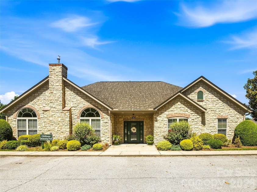 39 Braeburn Way, Flat Rock, NC 28731.  MLS# CAR4390391, YatesRealty ID 31313. Club House