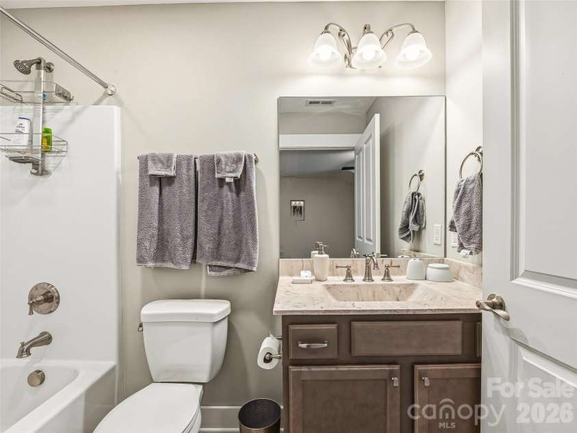 39 Braeburn Way, Flat Rock, NC 28731.  MLS# CAR4390391, YatesRealty ID 31313. Loft Full Bath