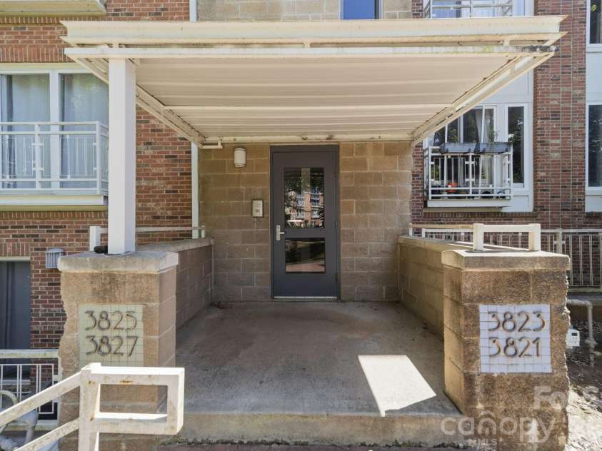 3825 Picasso Court, Charlotte, NC 28205.  MLS# CAR4394154, YatesRealty ID 31314. Secure shared entry