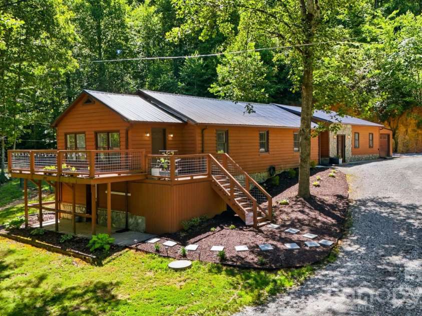 1857 Creekside Place, Lenoir, NC 28645.  MLS# CAR4394415, YatesRealty ID 31315. 