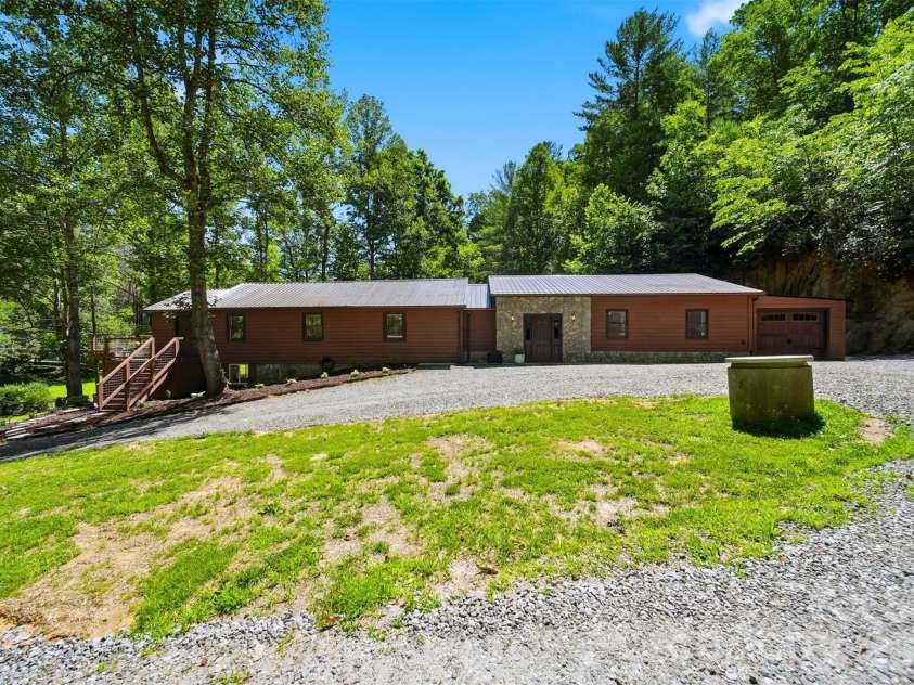 1857 Creekside Place, Lenoir, NC 28645.  MLS# CAR4394415, YatesRealty ID 31315. 