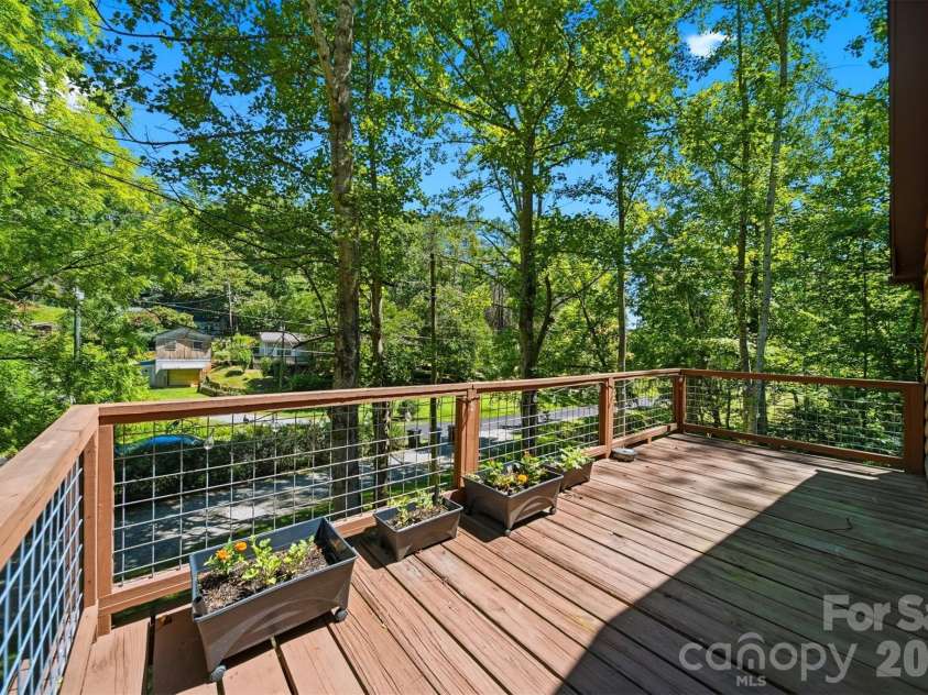 1857 Creekside Place, Lenoir, NC 28645.  MLS# CAR4394415, YatesRealty ID 31315. 