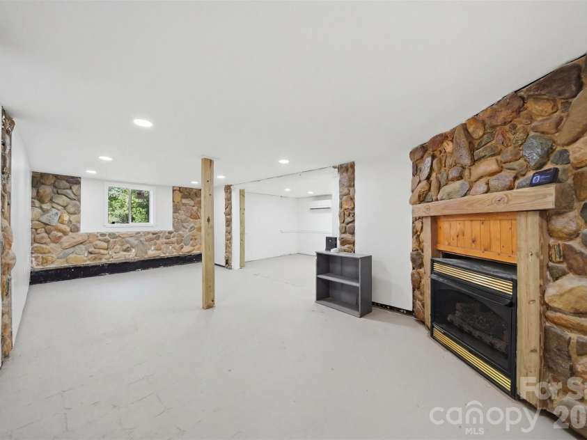 1857 Creekside Place, Lenoir, NC 28645.  MLS# CAR4394415, YatesRealty ID 31315. 