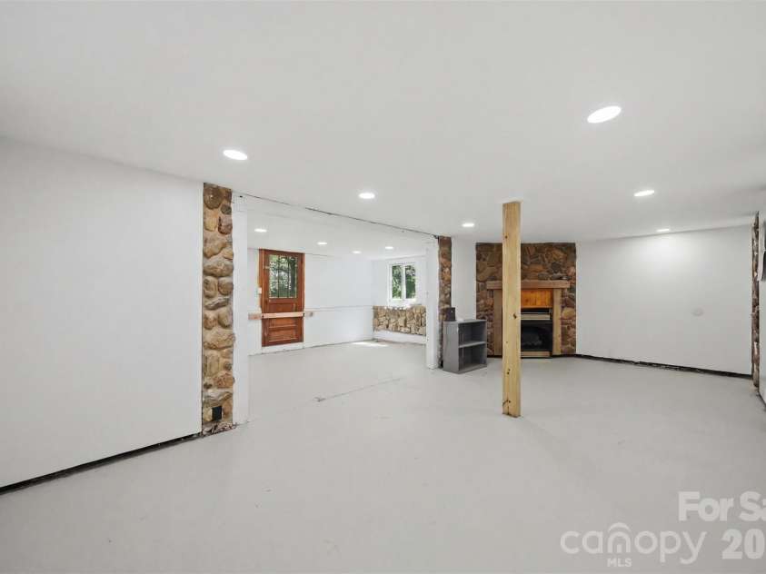 1857 Creekside Place, Lenoir, NC 28645.  MLS# CAR4394415, YatesRealty ID 31315. 