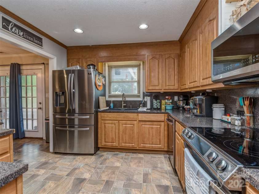 2328 Woodfield Circle, Gastonia, NC 28056.  MLS# CAR4286459, YatesRealty ID 31315. 