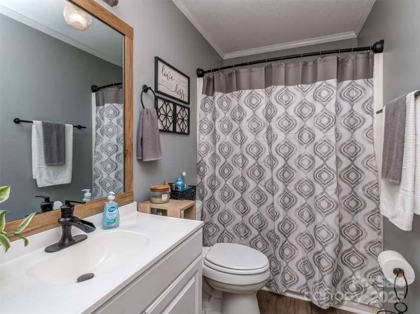 2328 Woodfield Circle, Gastonia, NC 28056.  MLS# CAR4286459, YatesRealty ID 31315. 