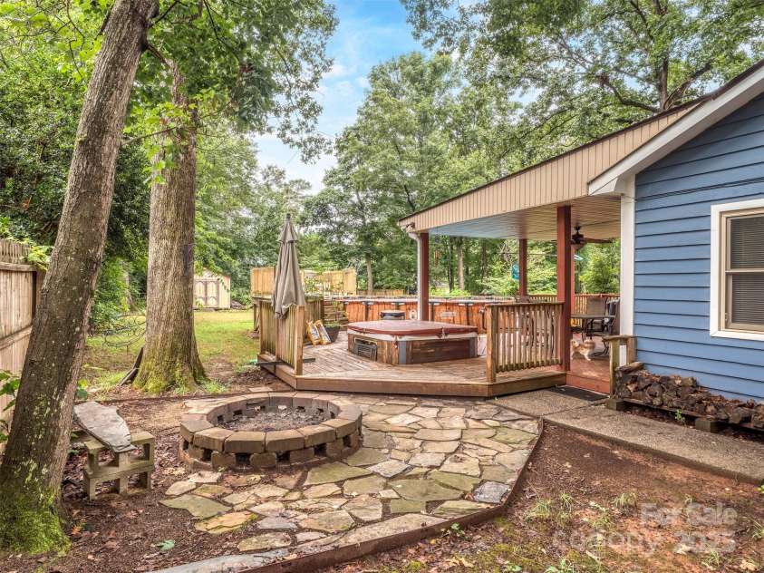 2328 Woodfield Circle, Gastonia, NC 28056.  MLS# CAR4286459, YatesRealty ID 31315. 