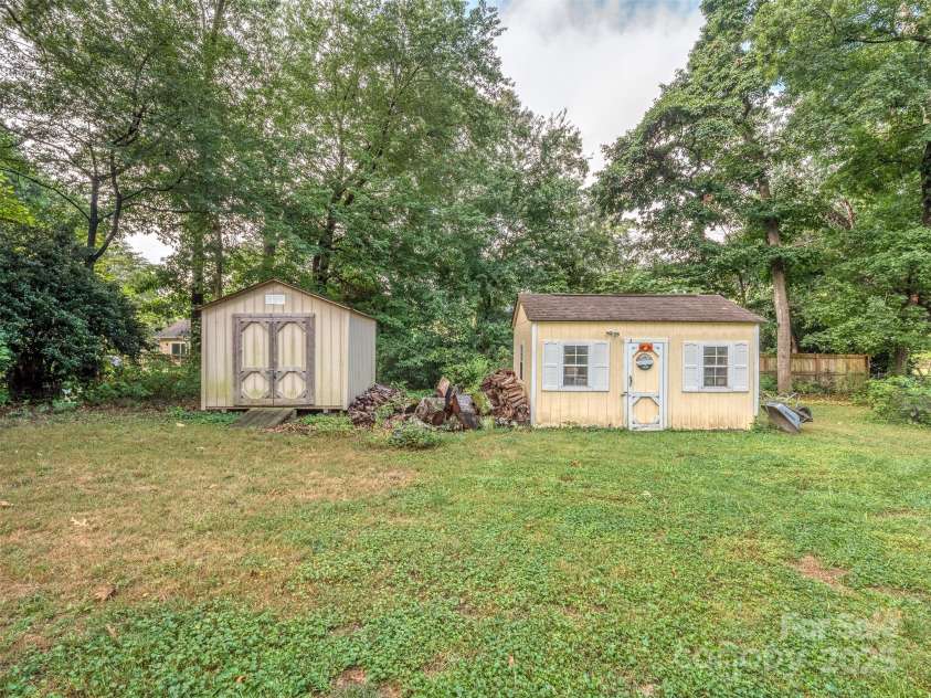 2328 Woodfield Circle, Gastonia, NC 28056.  MLS# CAR4286459, YatesRealty ID 31315. 