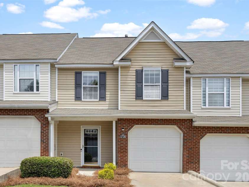 1728 Eagle Ridge Drive, Rock Hill, SC 29732.  MLS# CAR4395113, YatesRealty ID 31316. 