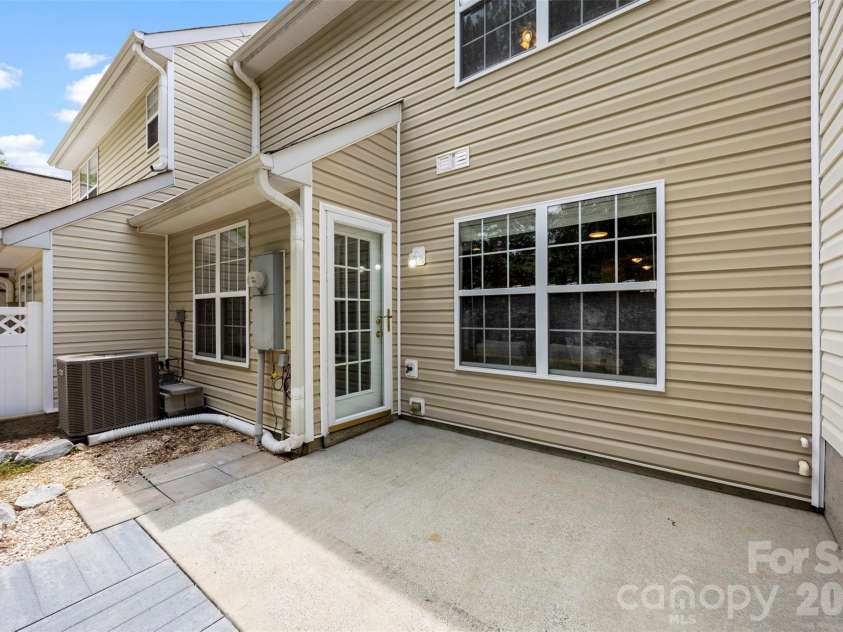 1728 Eagle Ridge Drive, Rock Hill, SC 29732.  MLS# CAR4395113, YatesRealty ID 31316. 