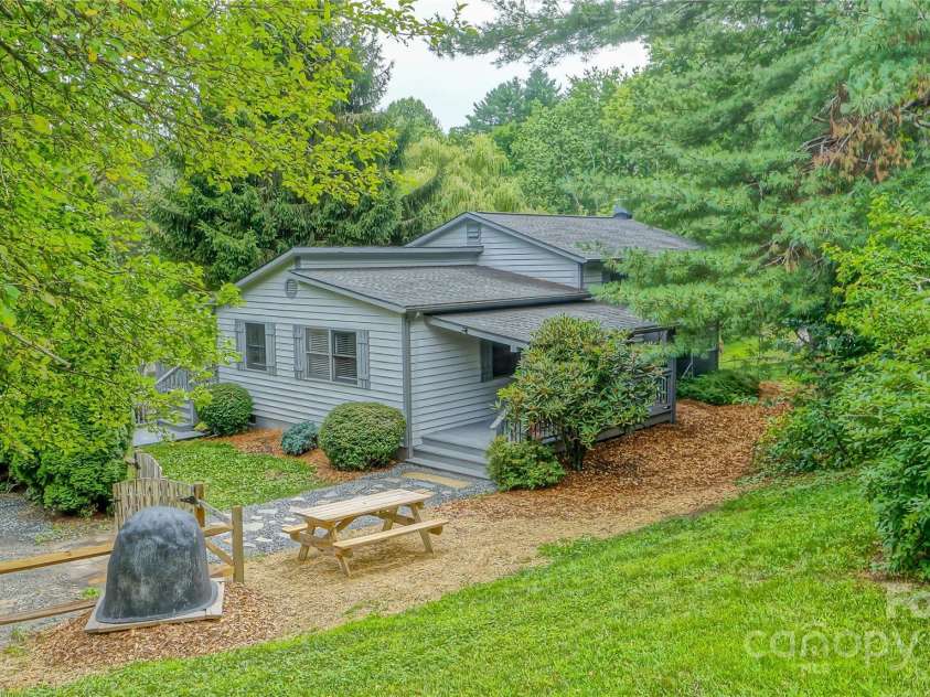 244 Clay Hodges Road, Boone, NC 28607.  MLS# CAR4276571, YatesRealty ID 31316. 
