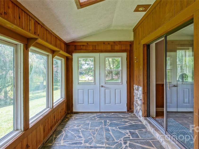 244 Clay Hodges Road, Boone, NC 28607.  MLS# CAR4276571, YatesRealty ID 31316. 