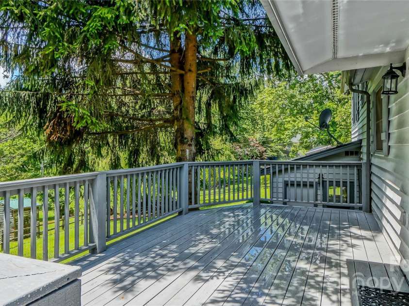 244 Clay Hodges Road, Boone, NC 28607.  MLS# CAR4276571, YatesRealty ID 31316. 